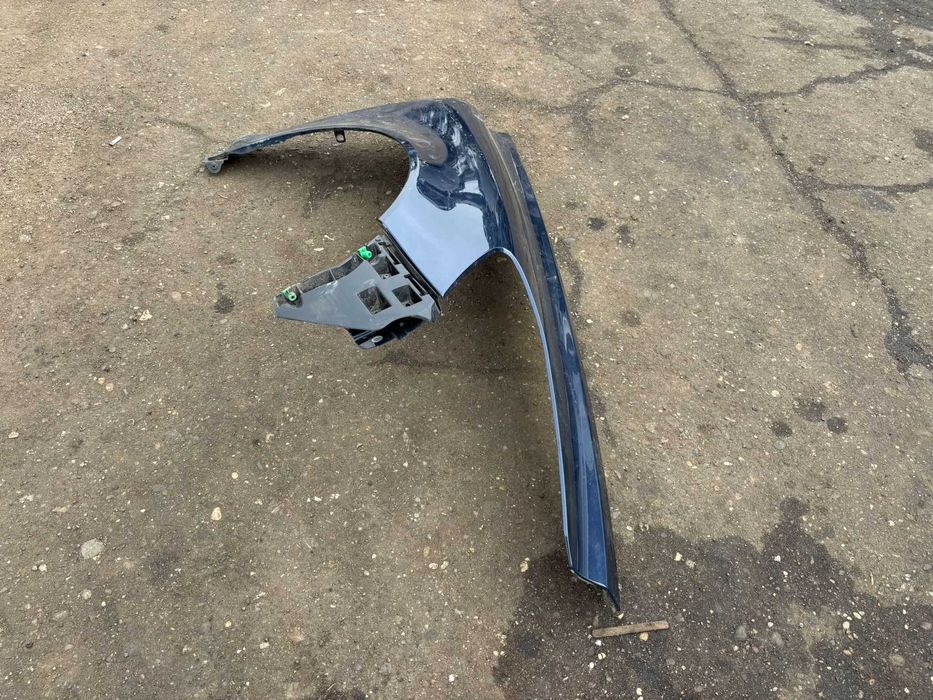 Aripa stanga/dreapta Volvo C70 an 2010