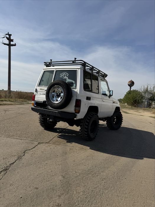 Toyota LandCruiser  LJ70  2.4