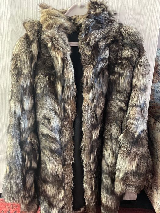 Палто от сребърна лисица