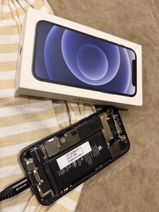 Продам iphone 12 мини 64гб без дисплея