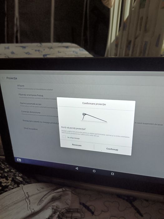 Tabletă Lenovo cu proiector