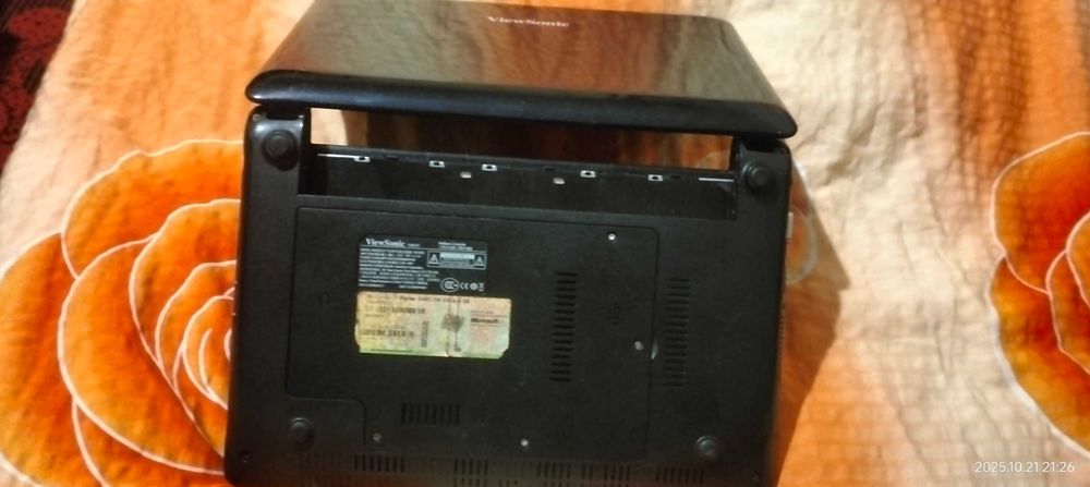 Ноутбук и два нетбука на запчасти