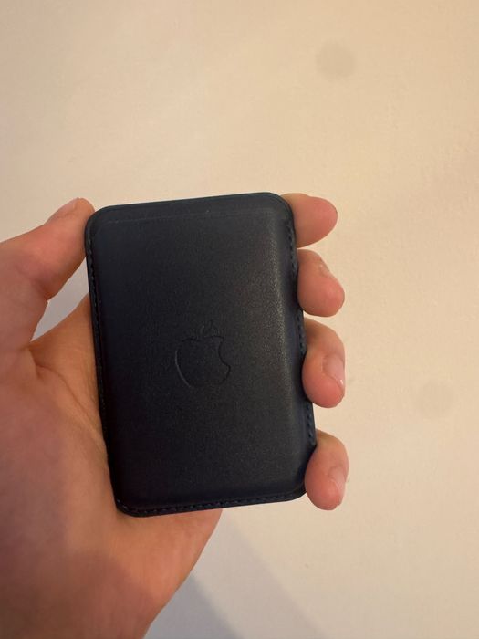 Vand Apple Wallet nou in cutie,