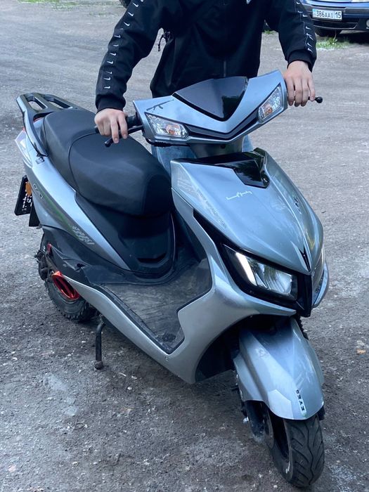 Продам скутер M8