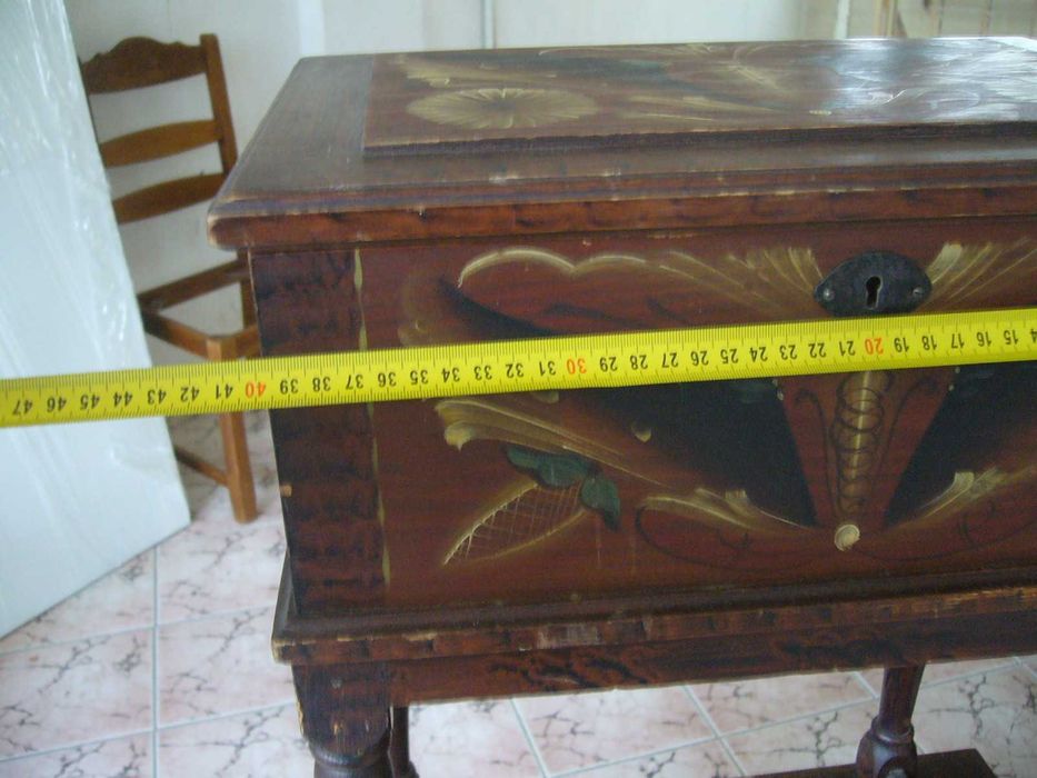 Старинни Нощни Шкафчета - Рисувани