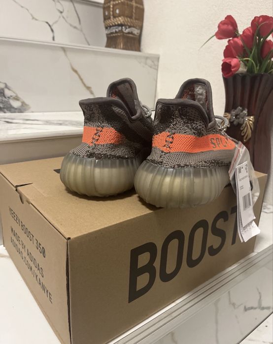 Yeezy 350 v2 Beluga