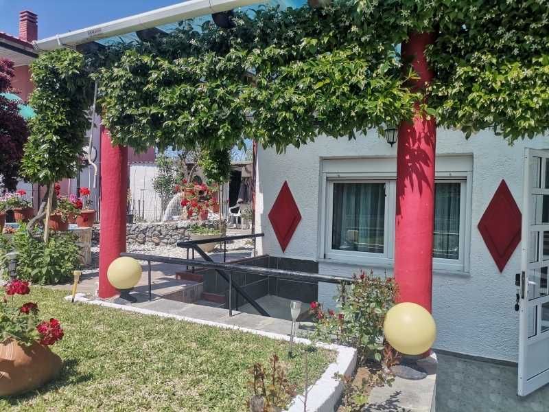 Къща на два етажа в Паралия Каряни