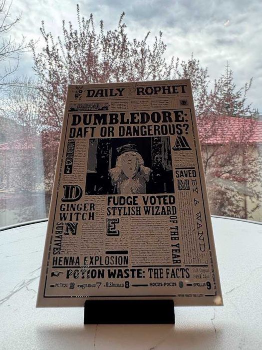 Tablou decorativ „Daily Prophet” tematică Harry Potter,gravat pe acril