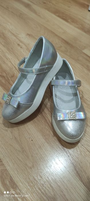 Продам детские туфельки