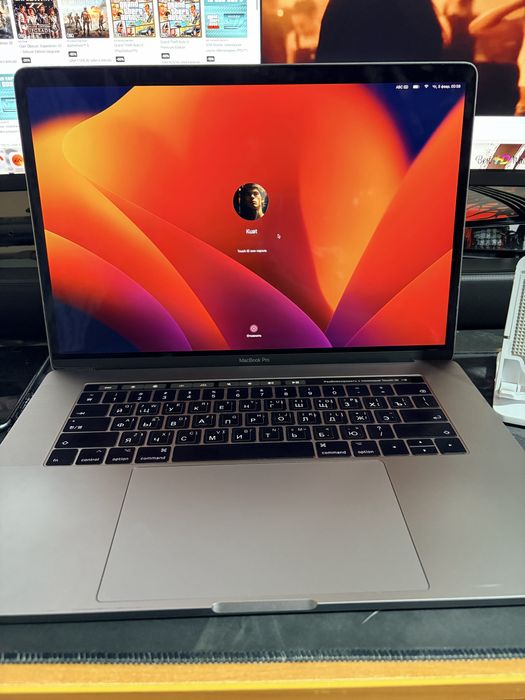 Apple Macbook pro 15in 2017