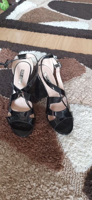 Sandale de lac cu toc gros