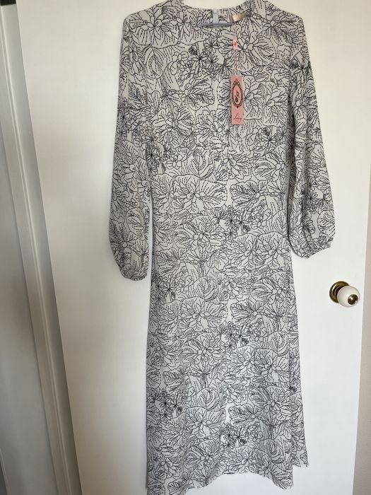 Продам платья новые