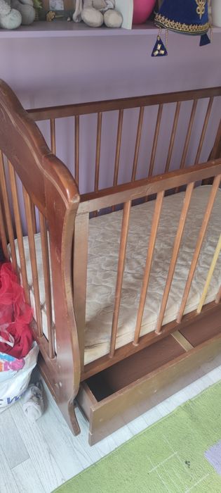 Продам детскую кроватку