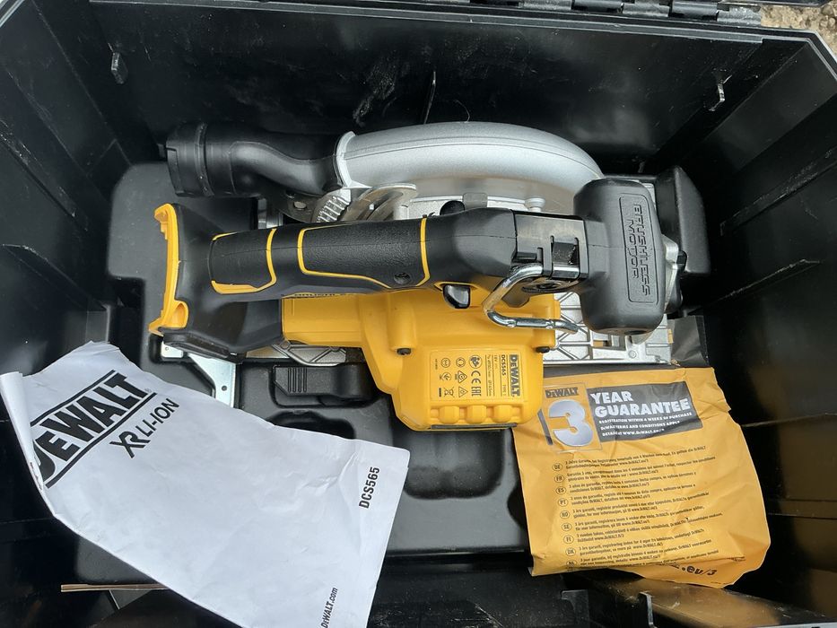 Vind circular dewalt DCS565P2 la cutie 2025