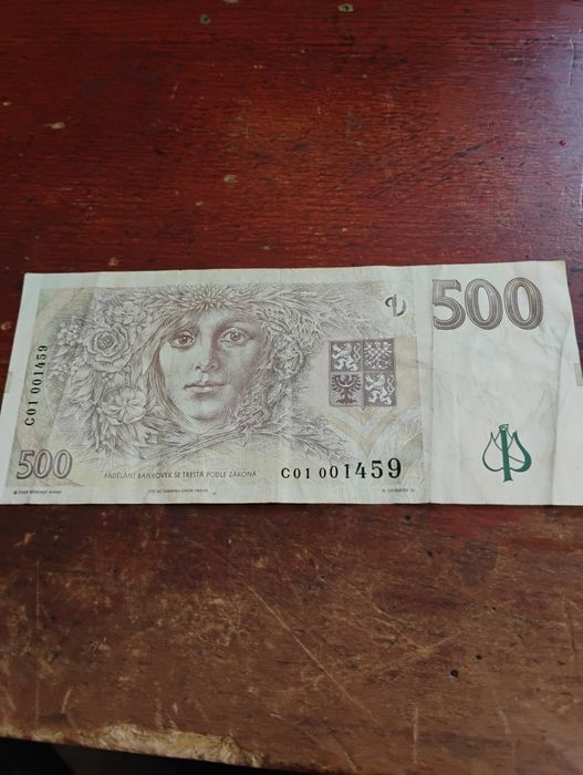 Чешки монети 20 крони и банкнота 500 крони