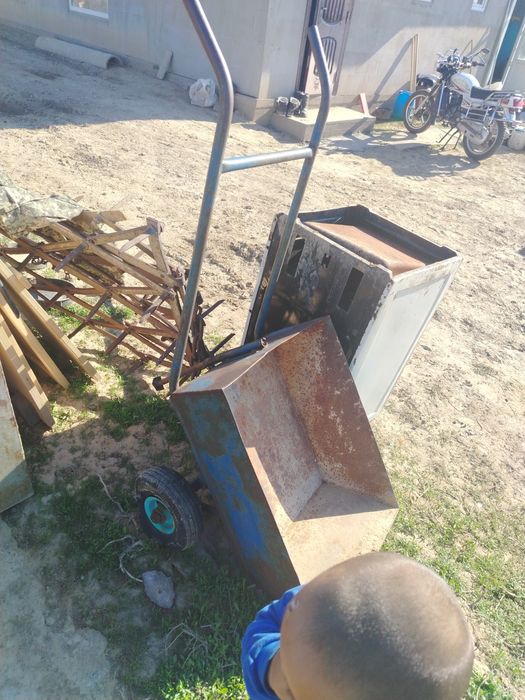 Продам телегу нужно поменять колеса