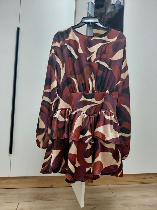 Продам коктейльное  платье новое