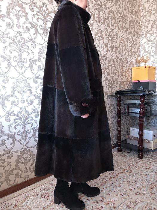 Срочно Продам шубу бобёр 52-58рр