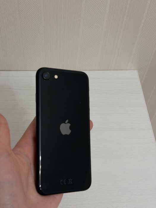 Iphone SE 64гб черный