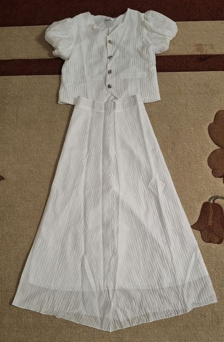 Продам молодежный костюм