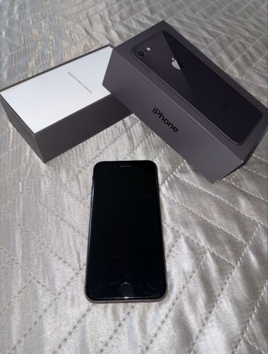 Айфон 8 64гб акб 76%