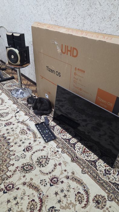 Смарт тв 43   и самбуфер + кронштейн