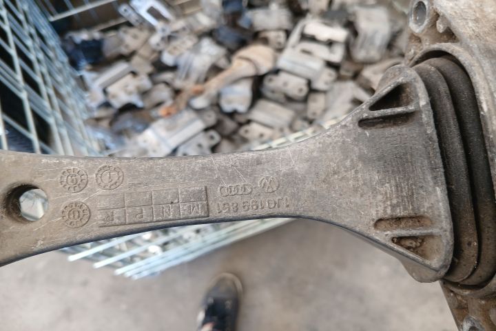 Tampon antibalans 1J0199851 1J0199851 Volkswagen VW Bora prima genera