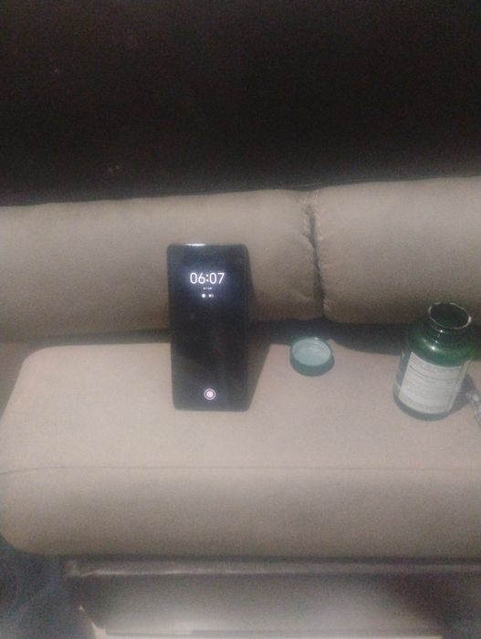 Продавам  honor megik 7 laite nov