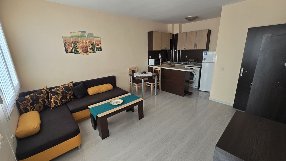 Дава се под наем Двустаен апартамент в Варна, Възраждане 3 - 66 кв.м за 468.69 € - Снимка #1