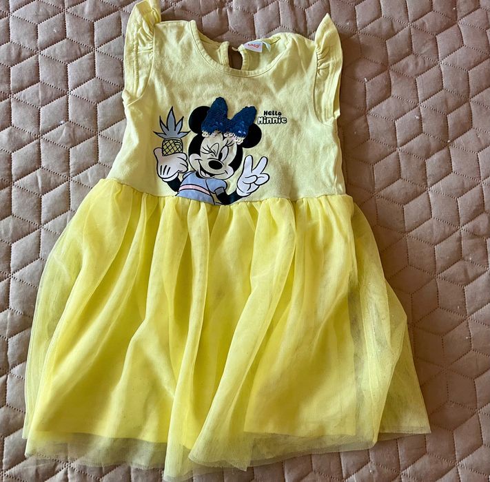 Продавам 2  рокли и гащеризон - 92 р-р и подарявам 2 рокли