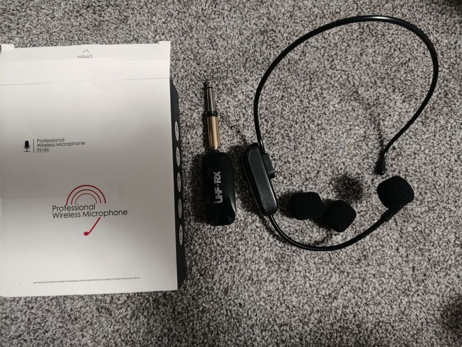 Microfon lavaliera cu reciver