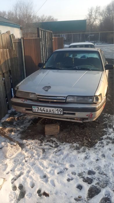 Продам машину мазду 626