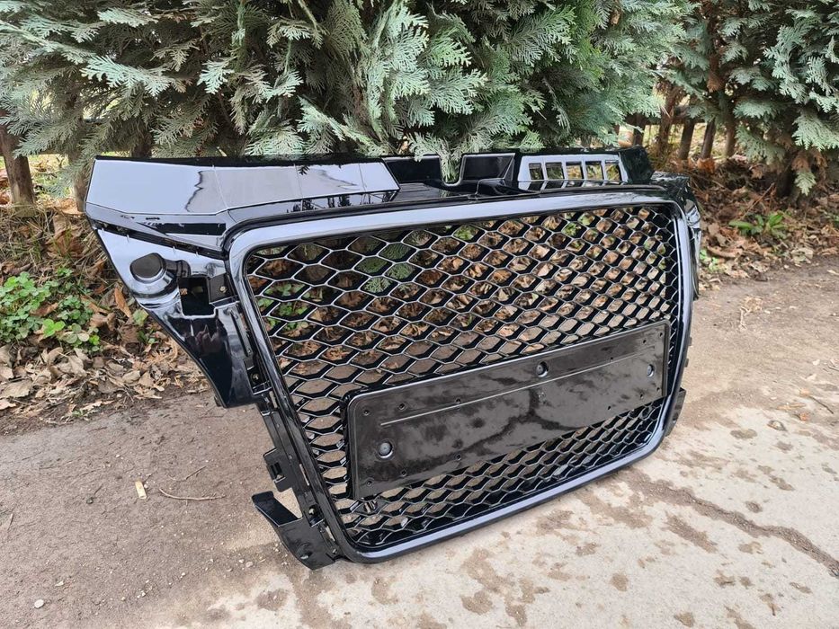 Grila RS pentru Audi A3 8P Facelift 2007-2012 RS3 Design Negru Lucios