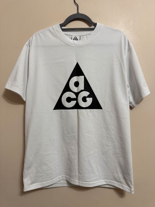 2 броя Мъжки тениски Nike.