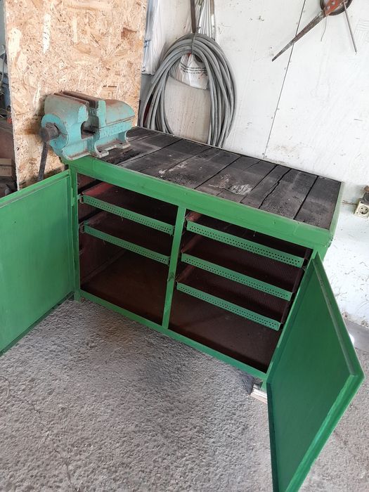 Vand banc cu menghina