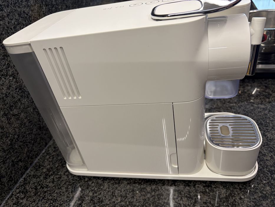 Кафемашина Nespresso Lattissima One Silky White