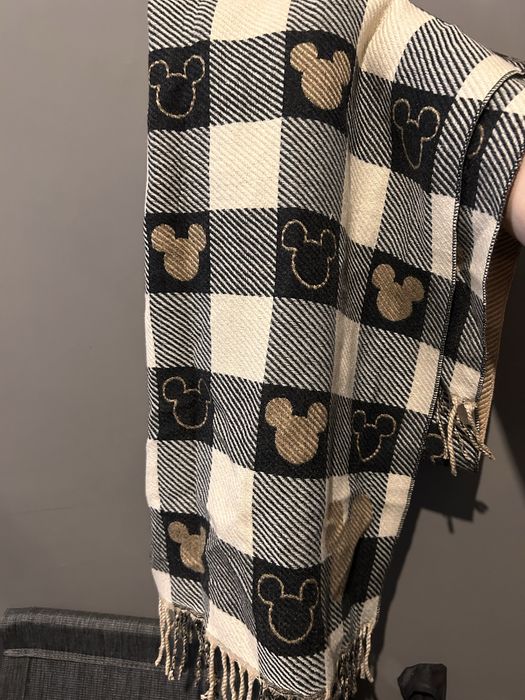 Двулицев шал с Мики Маус