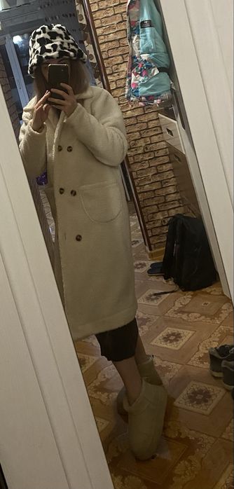 Продам пуховик шубу белую панаму