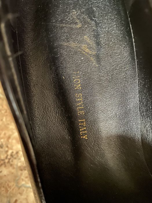 Женская обувь чёрная