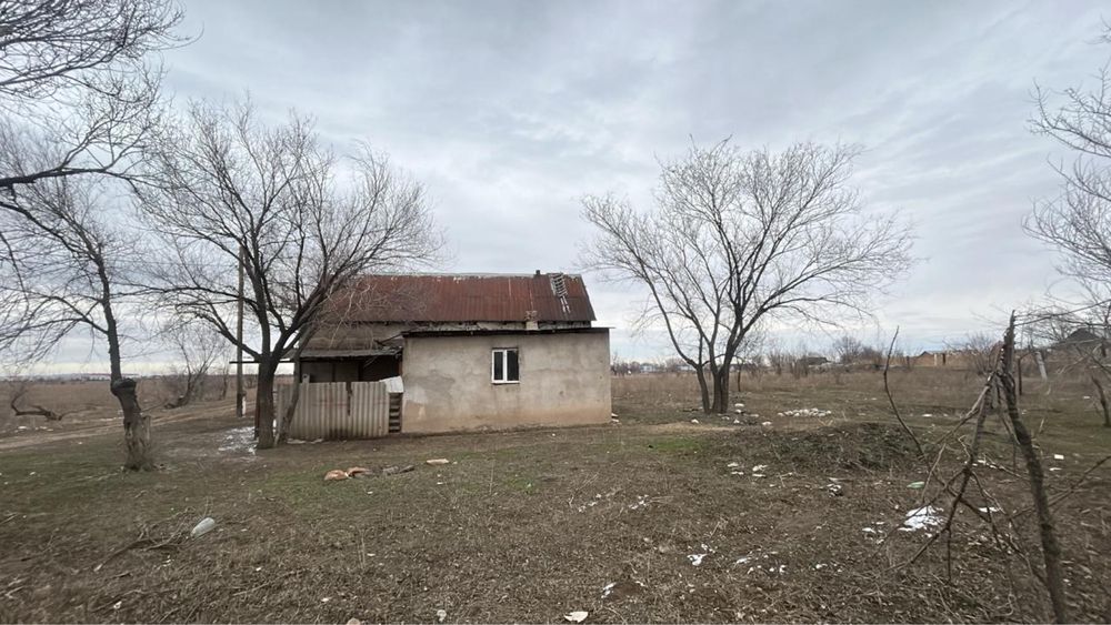 Продам старый дом с участком