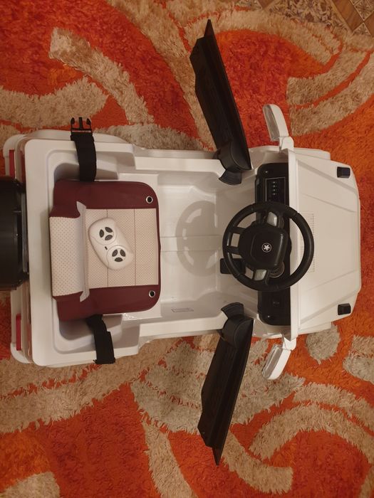 Электромашинка Белый Гелендваген