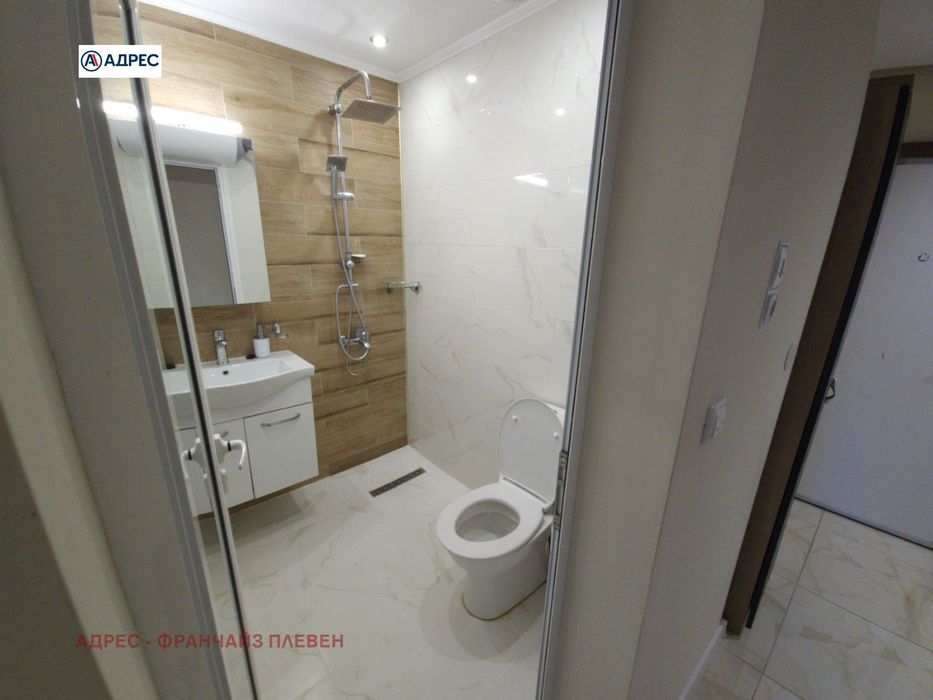 Продава се Двустаен апартамент в Плевен, Широк център - 72 кв.м за 2014 €/кв.м - Снимка #8