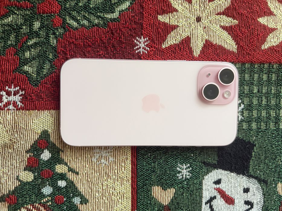 Iphone 15- розов