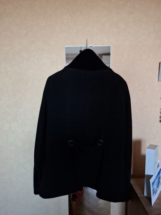 Черно елегантно палтенце на марката DANINI.