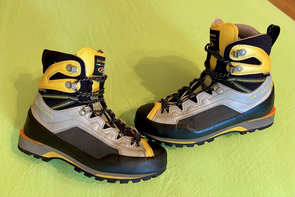 Scarpa номер 38 и Quechua номер 39 туристически обувки, планински боти