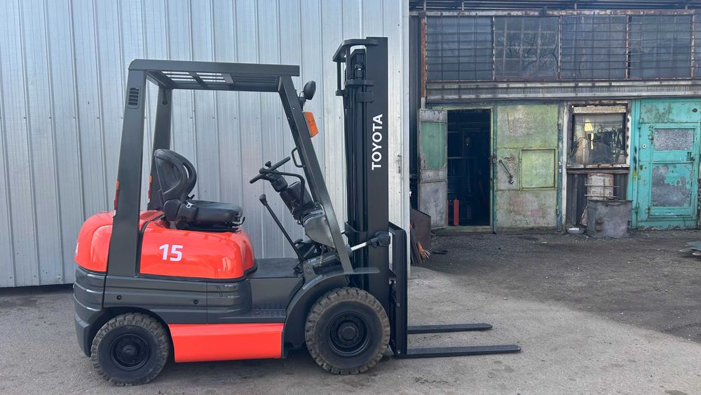 Продам вилочный погрузчик (кара)