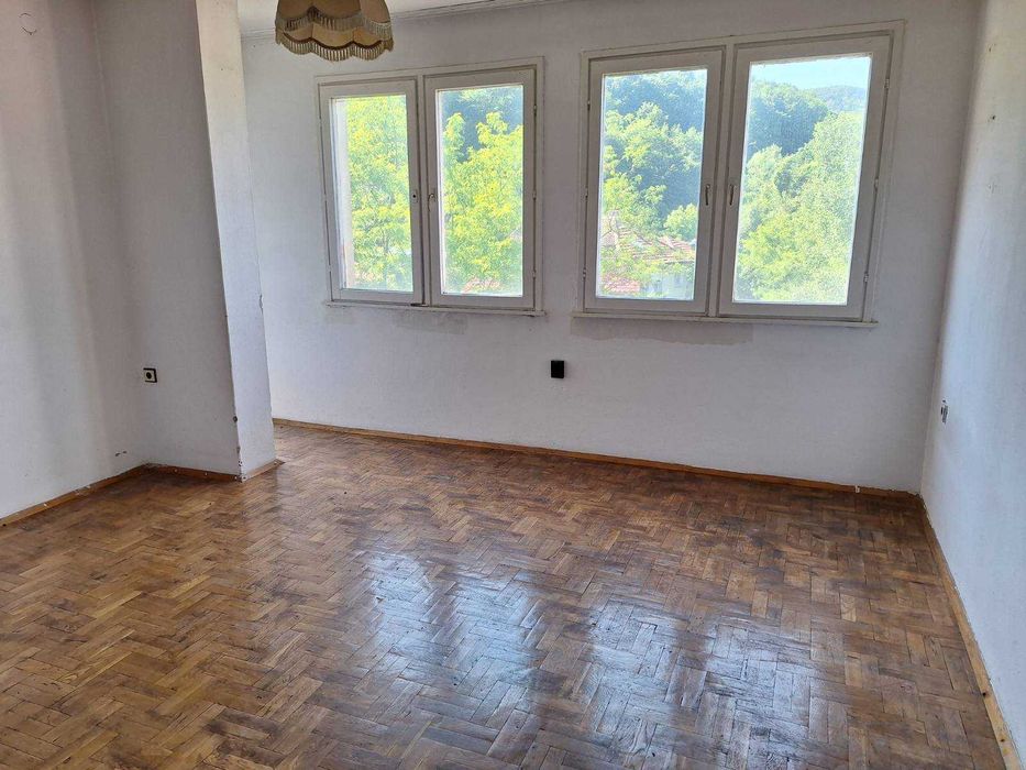 Продава се Тристаен апартамент в Габрово, Център - 70 кв.м за 605 €/кв.м - Снимка #1