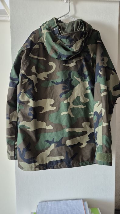 Jacheta intemperii camuflaj verde