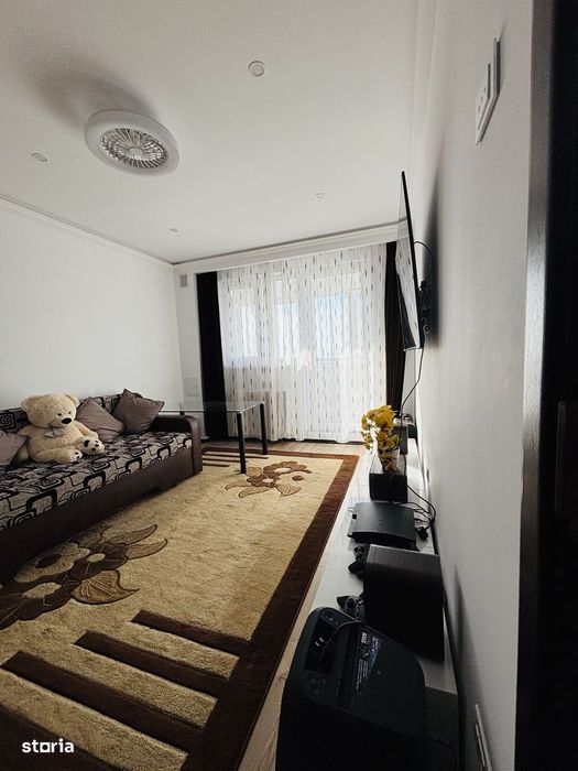 Apartament cu 3 camere, decomandat, Rogerius