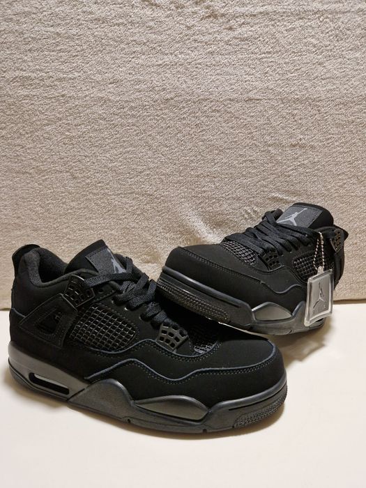 Retro 4 Black Cat